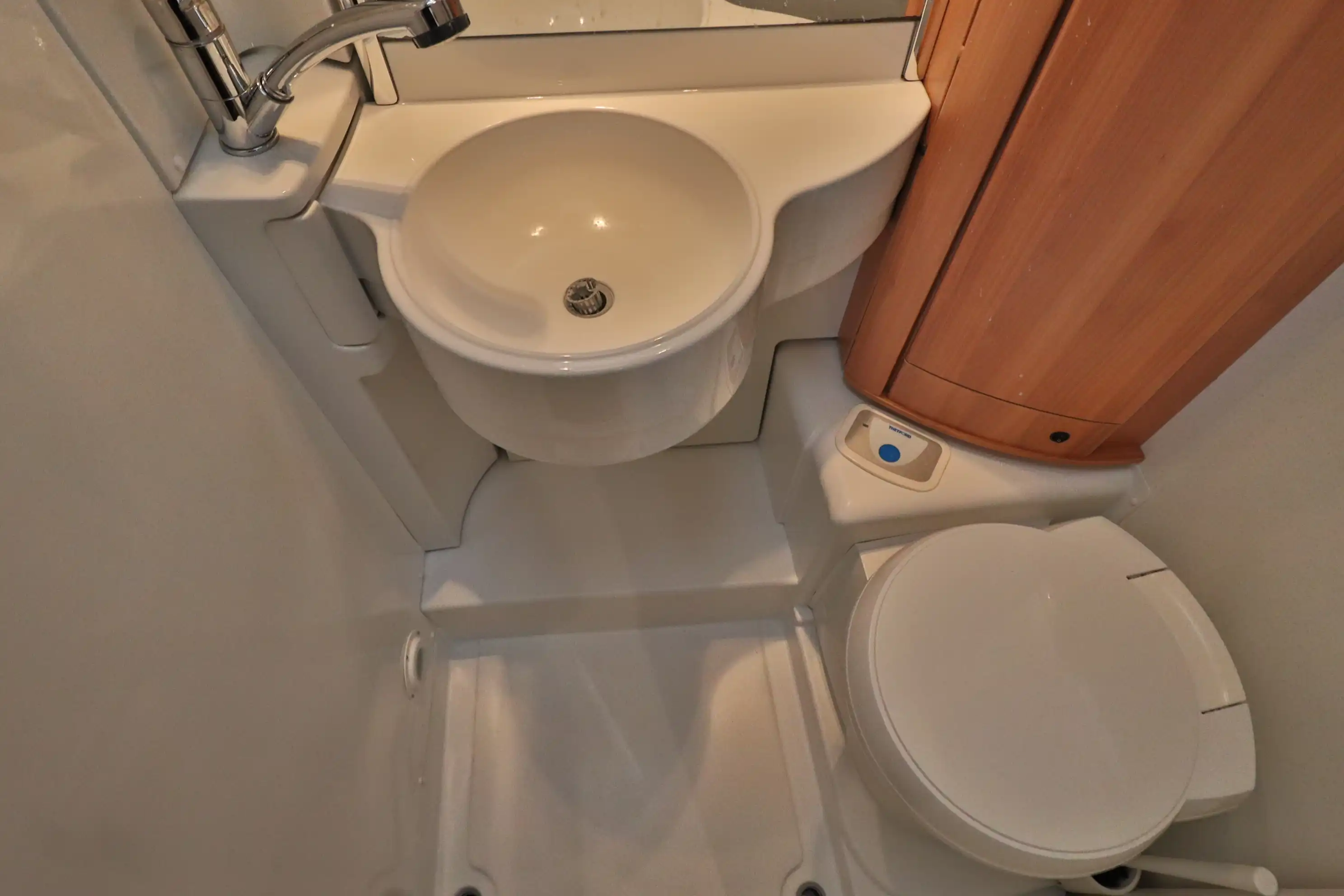 HYMER-ERIBA Van 562 Whiteline 